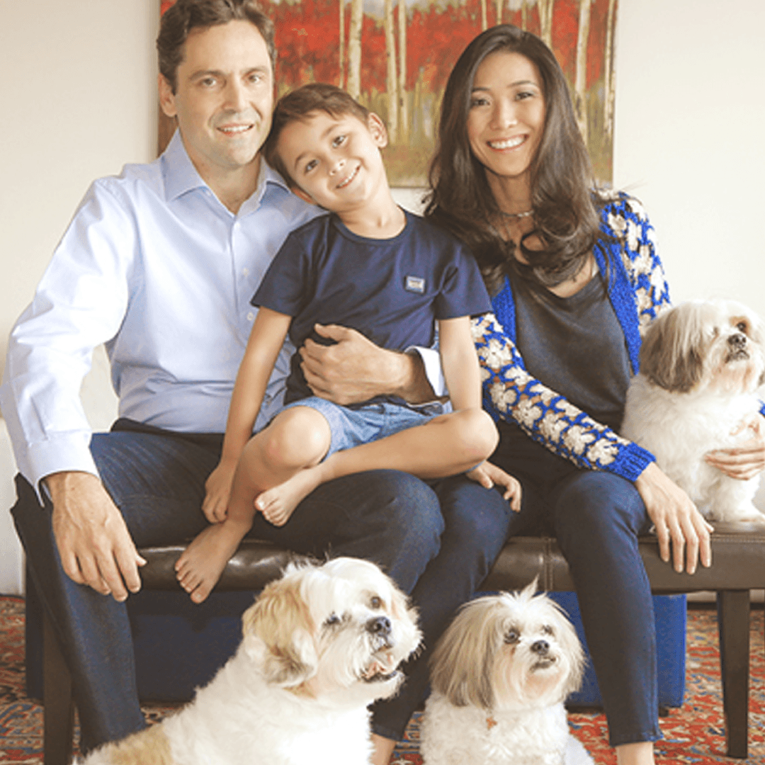 Luiz Philippe de Orléans-Braganza es un político brasileño, activista y empresario. Fue elegido diputado federal por São Paulo en 2018.