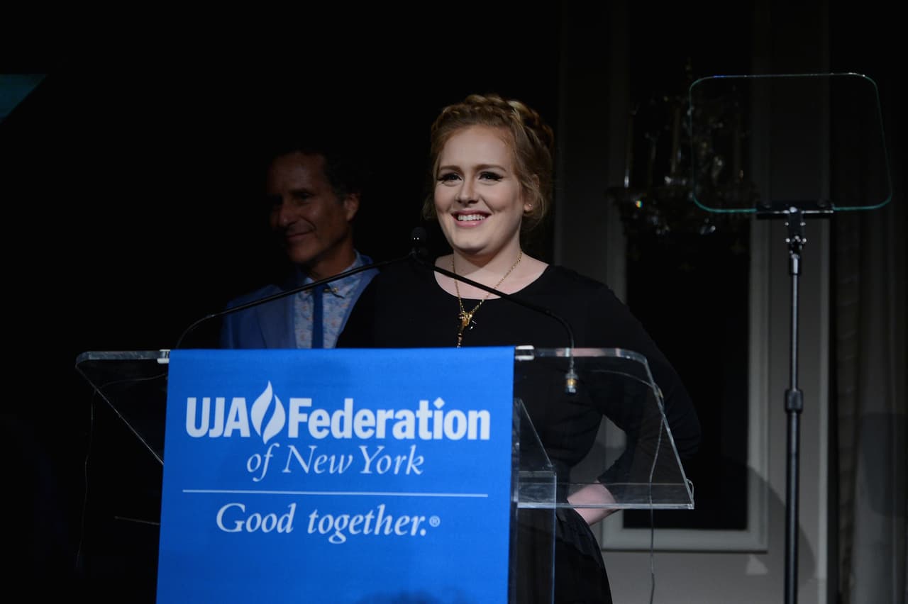 Así que no la correteen, ahorita está feliz como está con su pareja y su hijo... Ya verá qué le depara el futuro.