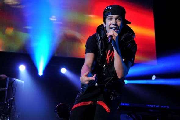 En Twitter cuenta con 31 mil 800 seguidores.