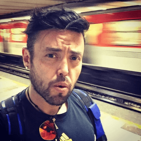 "Si me preguntas acerca de mi homosexualidad, te puedo decir que la homosexualidad hoy es parte de mi pasado. Hoy retomo una vida como me hizo Dios, naturalmente", comentó Mauricio Clark para el programa Intrusos.