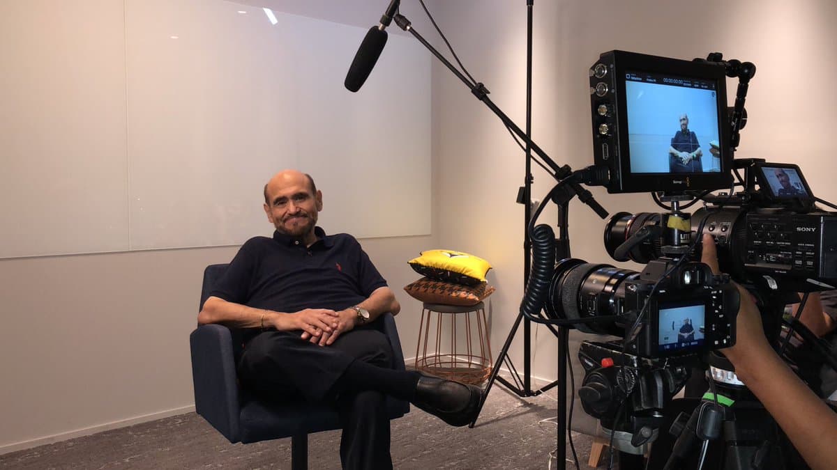 "Claro (que le da miedo el Alzheimer), y mucho. He convivido con gente que enfrenta este padecimiento y trato de retrasarlo, porque tenemos que entender que el deterioro de las capacidades cognitivas, más allá de la conciencia, es el Alzheimer, entonces, todos acabaremos con ese deterioro en mayor o menor grado", aseguró.