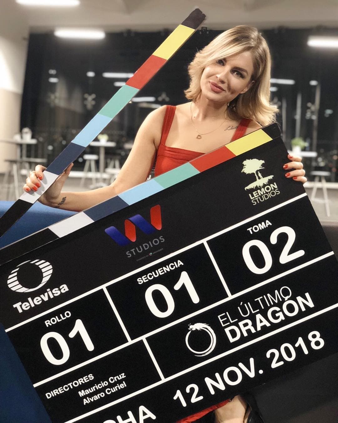 Desde las fotos tomadas en el claquetazo inicial, la actriz nacida en Grecia se dijo muy feliz de pertenecer al elenco. Y durante las grabaciones no dudó en compartir en sus redes sociales algunos videos de los detrás de cámaras.