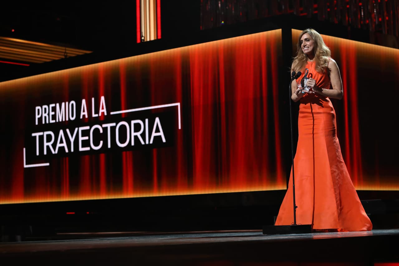 Recordó que le tocó estar sentada junto a la legendaria Cristina Saralegui.