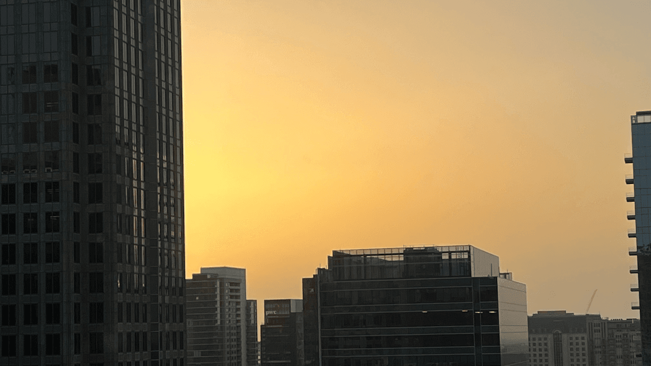 El atardecer también trajo un espectáculo visual para los edificios altos en el centro de Dallas.
<br>
<br>📍 Dallas, Texas