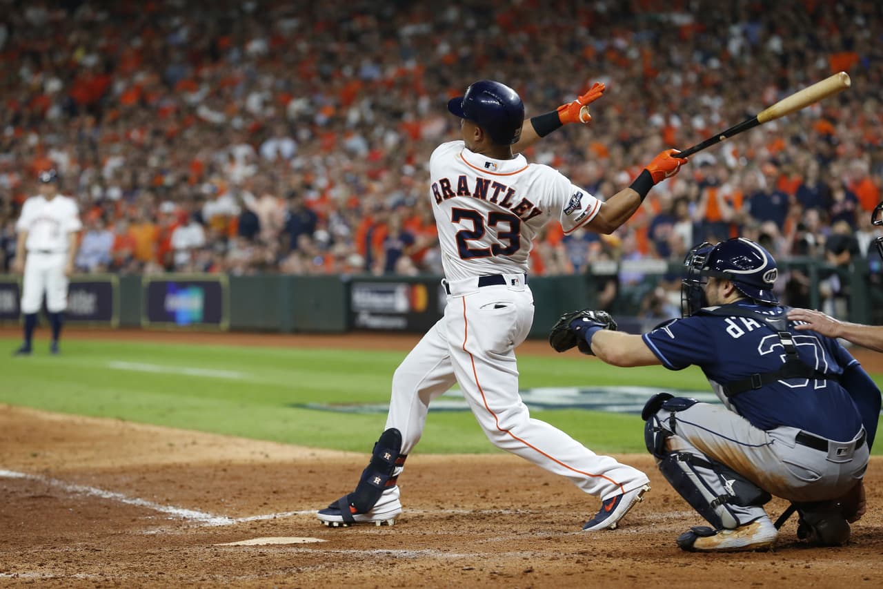 Triunfo con autoridad de los Houston Astros, 6-1 a los Rays, para avanzar a la Serie de Campeonato.