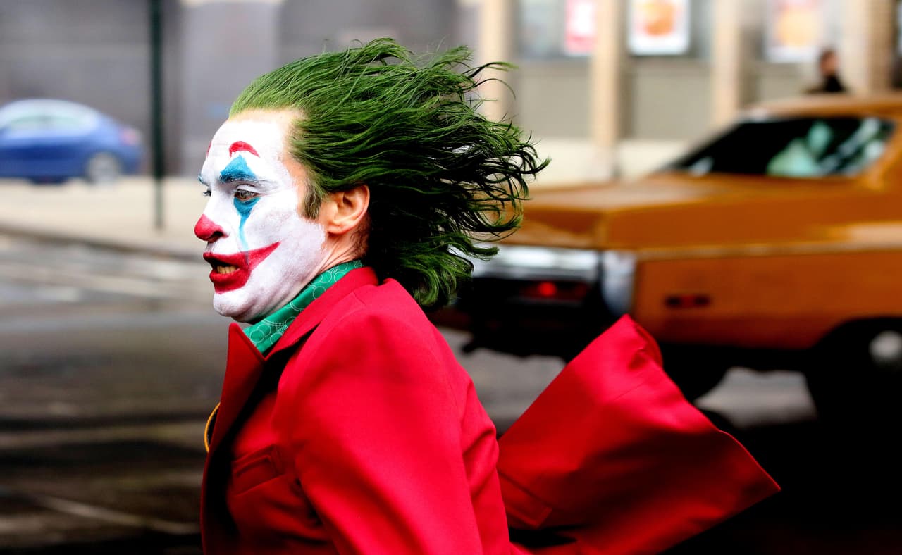 En esta ocasión, la película que compite en más categorías es
<b> <a href="https://www.univision.com/famosos/joaquin-phoenix-y-su-temido-joker-revolucionaron-las-salas-de-cine-y-a-google-tambien-fotos">‘Joker’</a></b>, con 11 nominaciones.