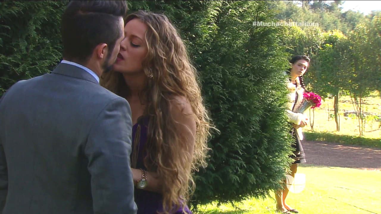 ¡Uyyy! Ahora te sorprendió en pleno beso con Aitana.