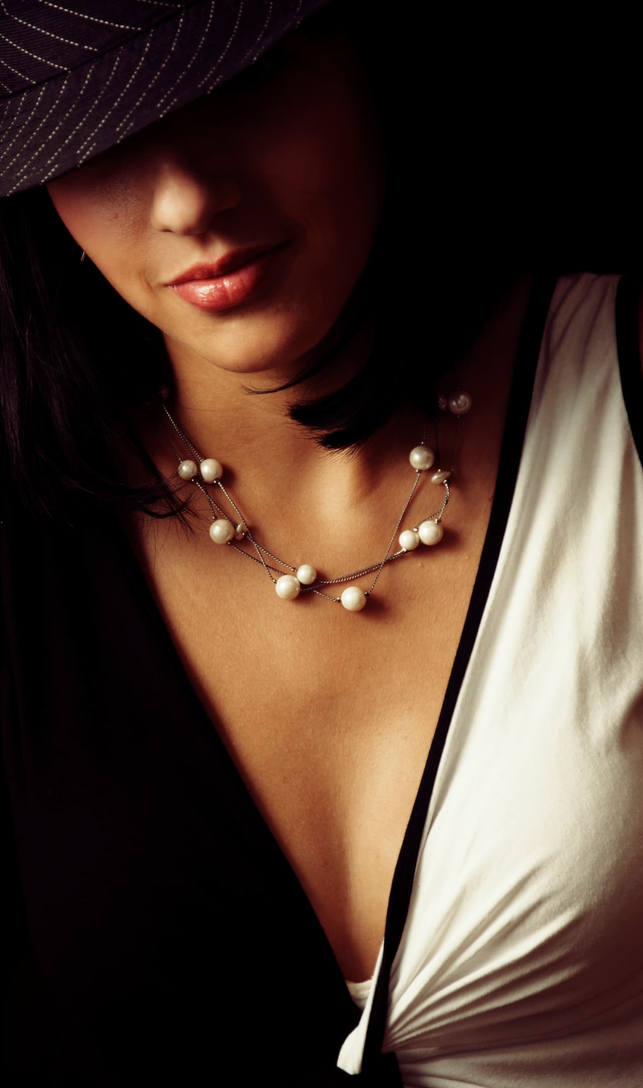 Es tu tiempo de lo misterioso y profundo. Aumenta tu interés en los misterios de la vida y te sientes con mucha capacidad para manejar situaciones difíciles.