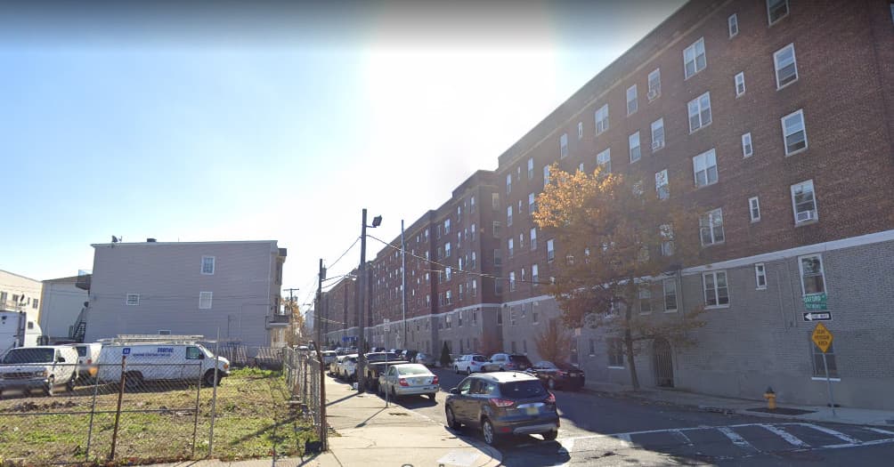 Niño de 4 años cae al vacío desde un sexto piso y sobrevive, aunque está grave