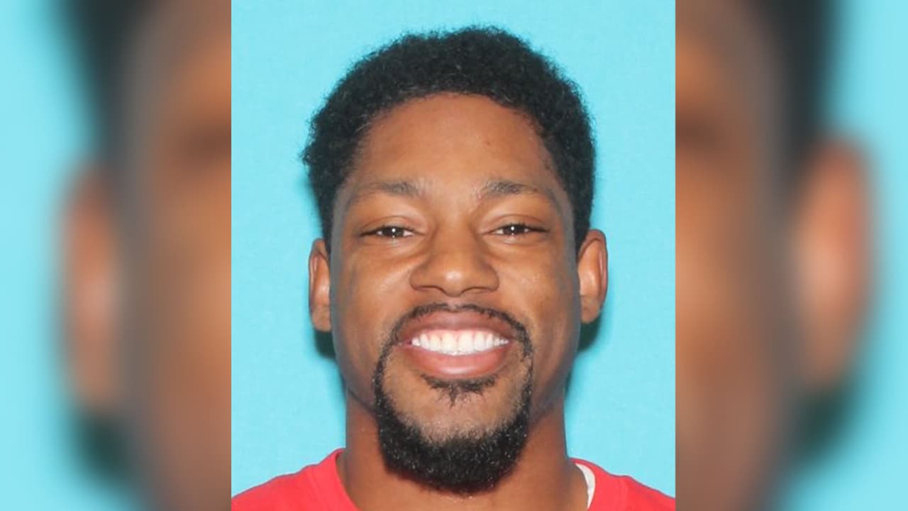 Nicholas Jamar Lankford, 31 años. 6 pies, 175 libras. Se busca por acoso y robo. Última ubicación conocida: Houston, Texas.