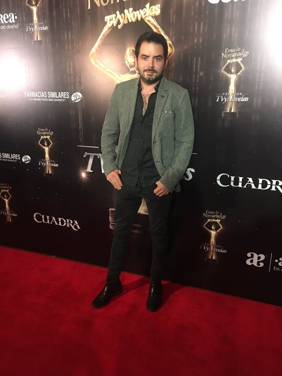 <b>José Eduardo Derbez</b> también fue parte de esta noche de nominados, él fue para representar a 
<b><i><a href="http://www.univision.com/novelas/vino-el-amor">Vino el amor</a></i></b>.