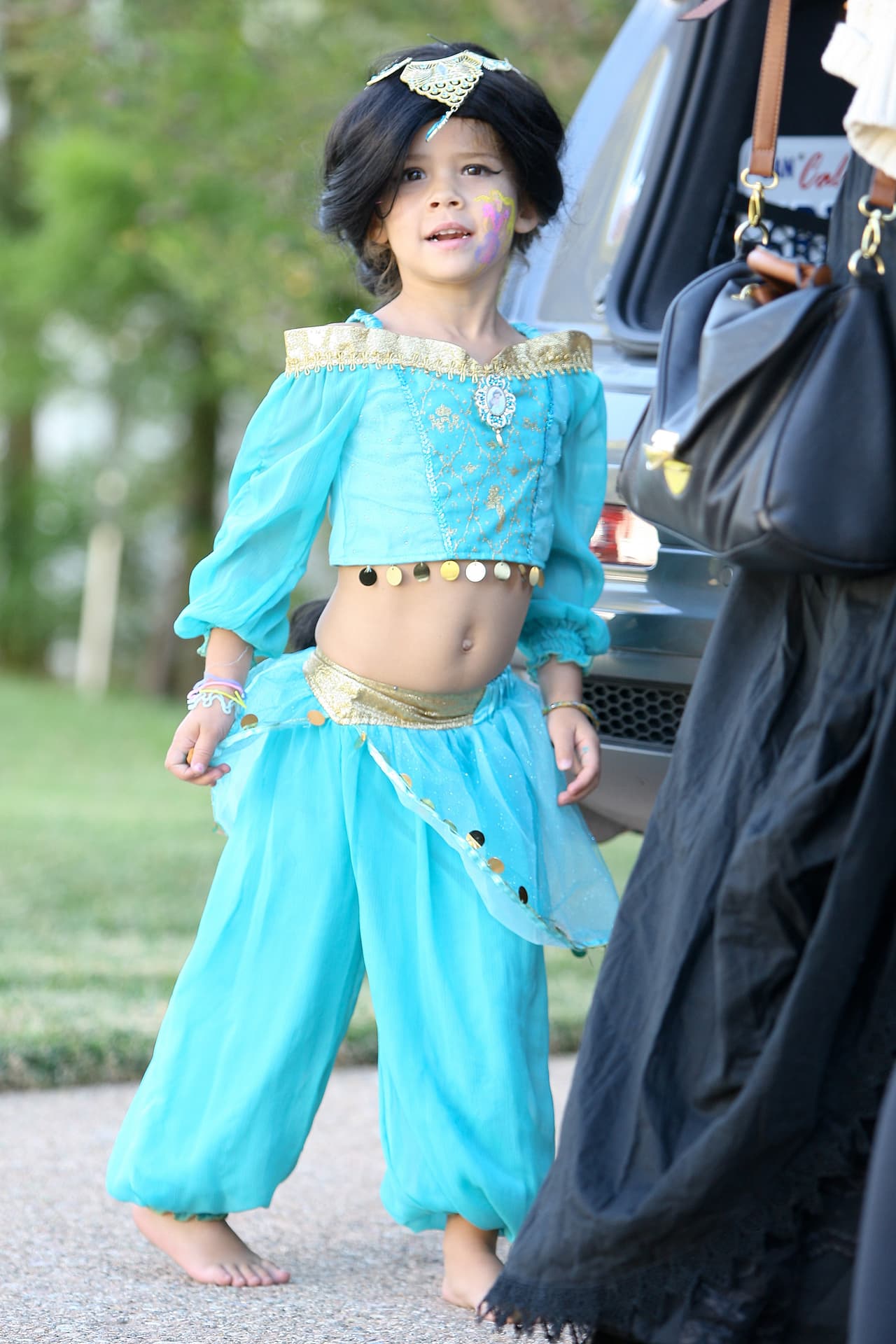 Las niñas aman ser princesas en cualquier ocasión, pero Halloween es la fecha perfecta para hacerlo. el retoño de Jessica Alba quiso ser Jasmine de la peli 'Aladino'.