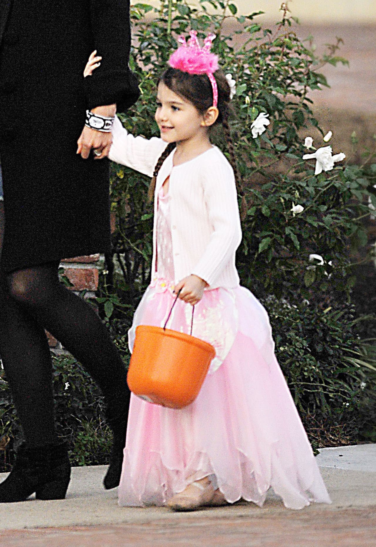 Si escogiéramos a la hija más fashionista de una 'celeb', esa sería Suri Cruise. La pequeña es súper linda, por eso en Halloween se viste de una princesa rosa.