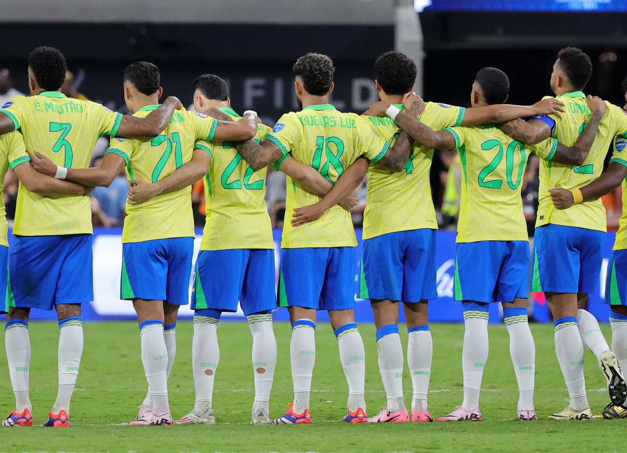 Aclaran polémica desatada sobre la camiseta roja de Brasil para el Mundial 