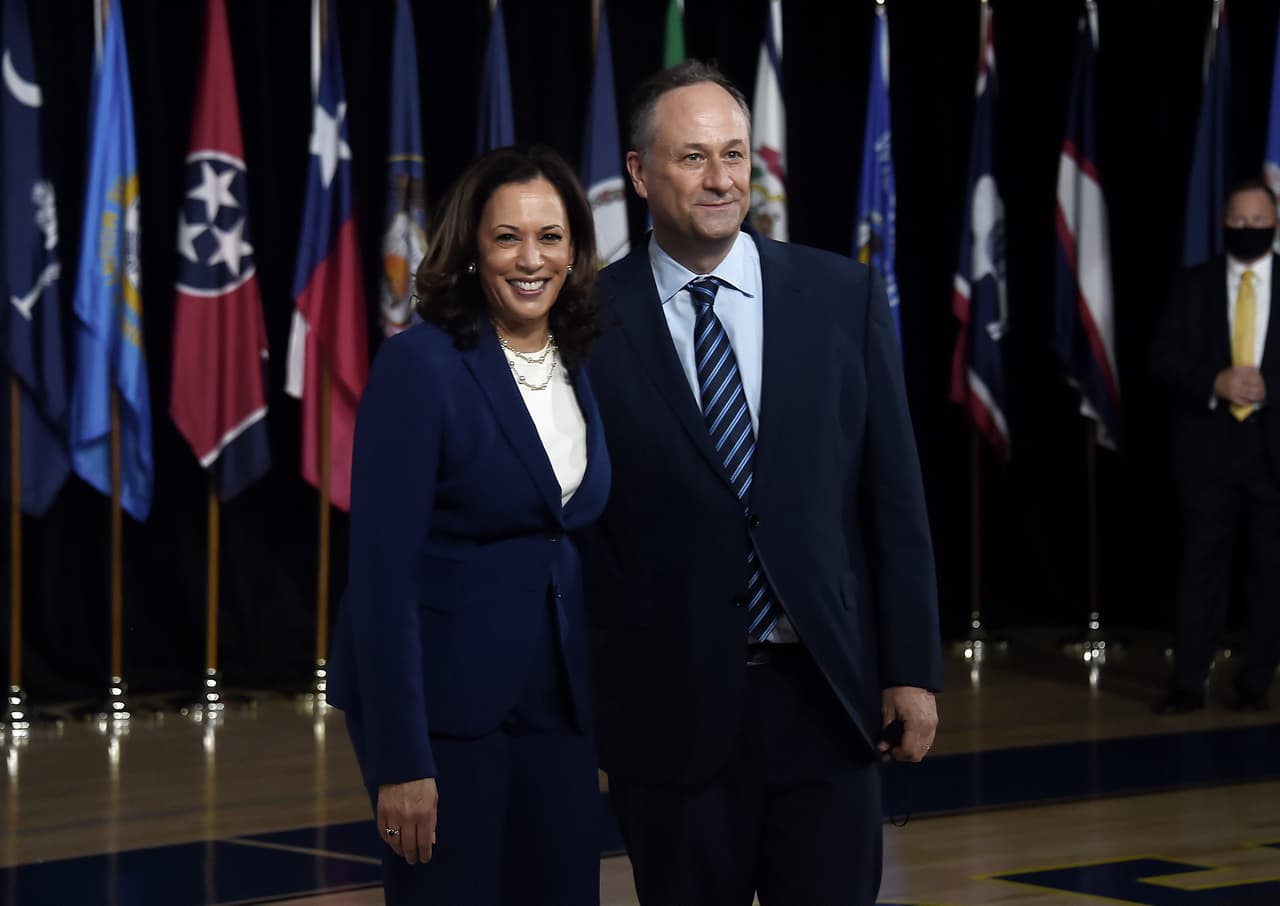 <b>Una nueva campaña en puerta.</b> Emhoff se prepara para una nueva campaña con Harris. Esta vez la metar es llegar a la Casa Blanca como vicepresidencia de Joe Biden.