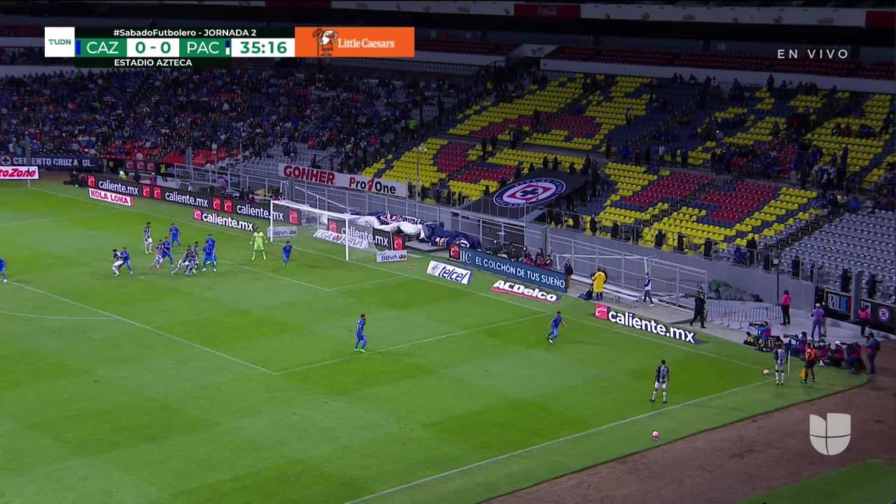 ¡GOL!  anota para Pachuca. Gustavo Cabral