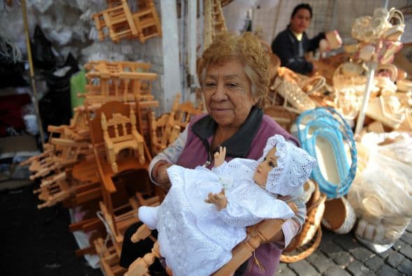 En muchos lugares este día marcaba el principio del año, por lo cual los indígenas tienen la costumbre de llevar a bendecir las mazorcas que servirán de semillas en la próxima siembra; también se bendicen las velas o candelas, de ahí el nombre de "Candelaria", que son consideradas como buenas para apartar el mal y las enfermedades.
