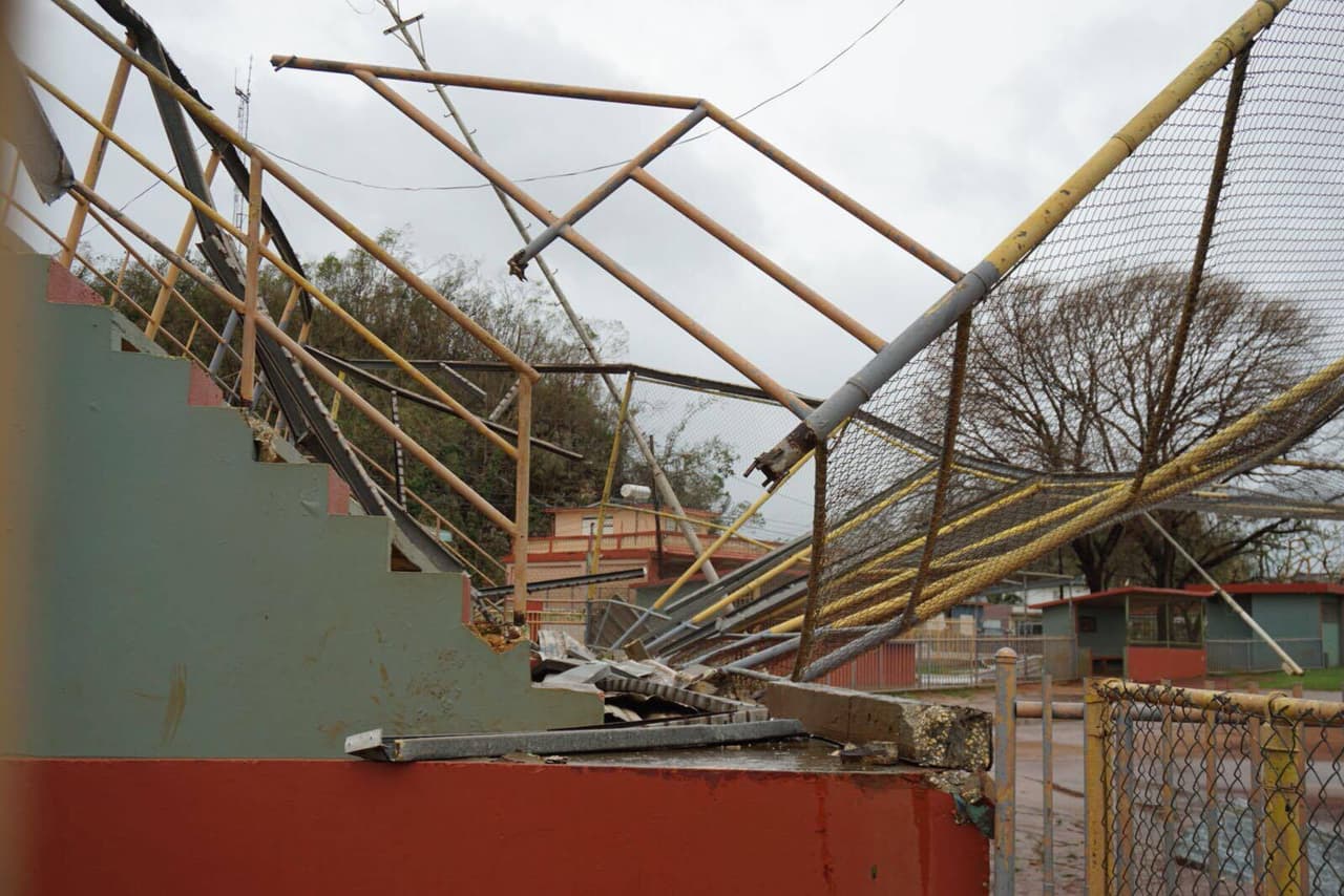 El paso del huracán María por el municipio de Barceloneta dejó inundaciones, casas destruidas y tendido eléctrico derribado.
