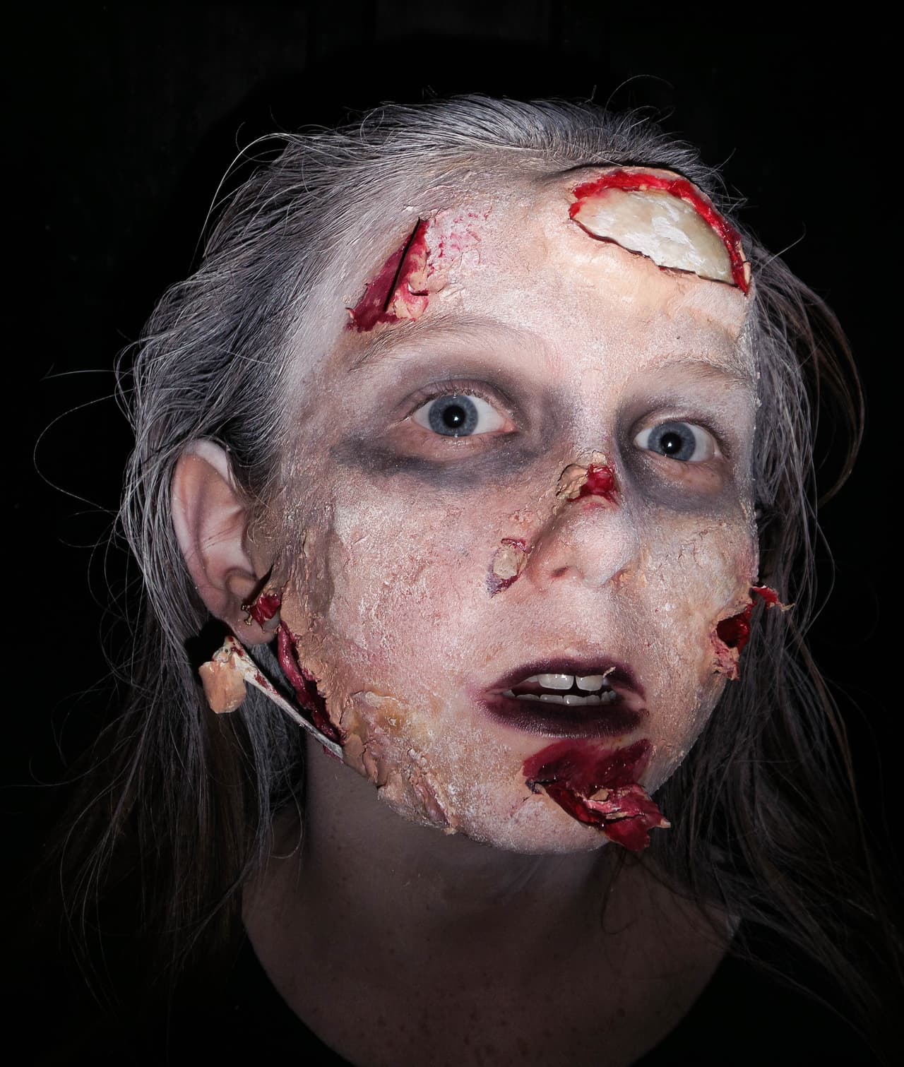 ¿Qué te parece? ¿Logra pasar como la víctima de un accidente horrible?