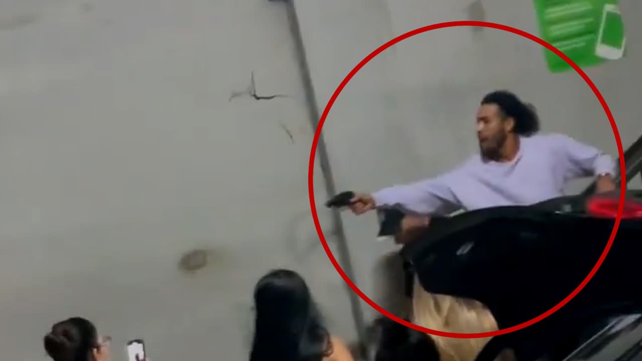 La policía de Doral investiga un tiroteo ocurrido en el centro comercial City Place. 
<br>