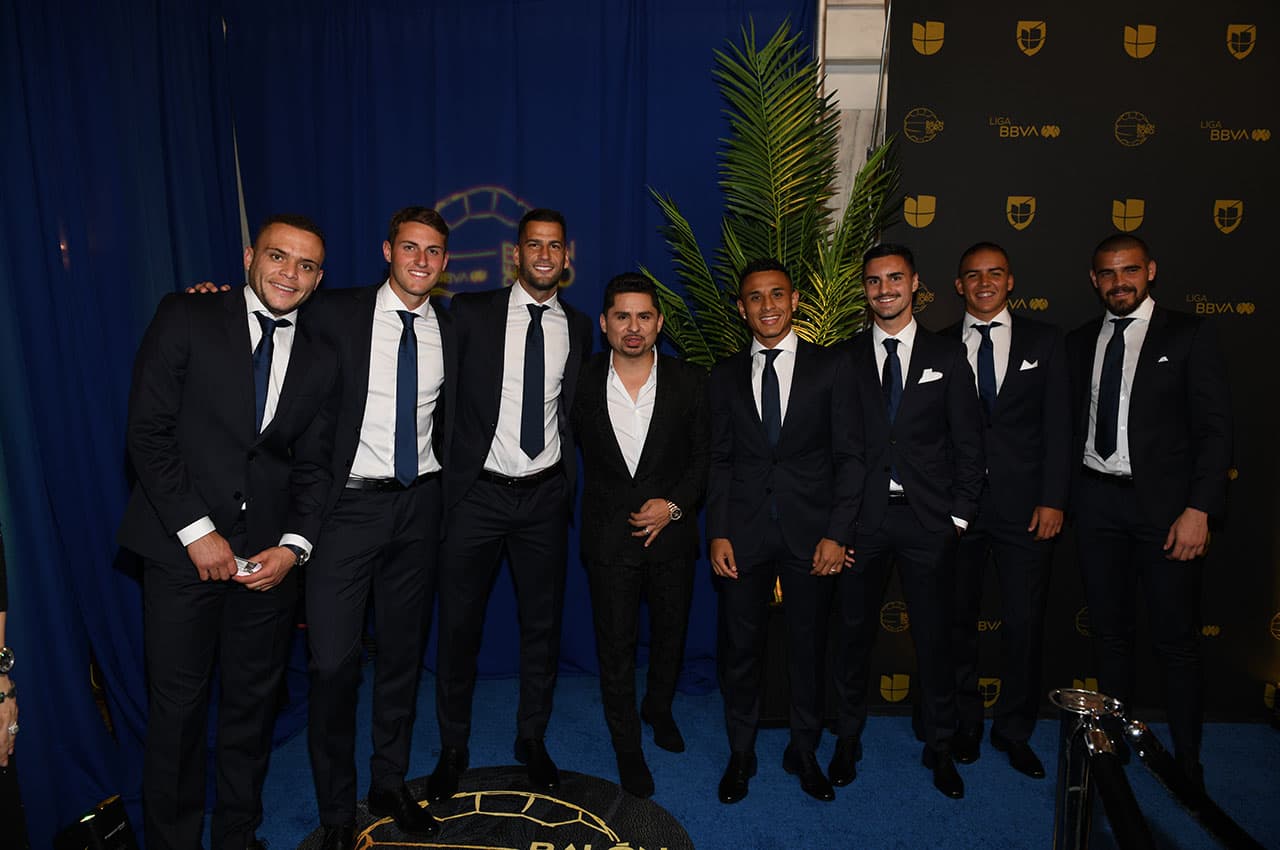 Los invitados especiales brillaron con luz propia en la alfombra azul del Balón de Oro 2019 de la Liga MX celebrado este sábado en Los Ángeles.