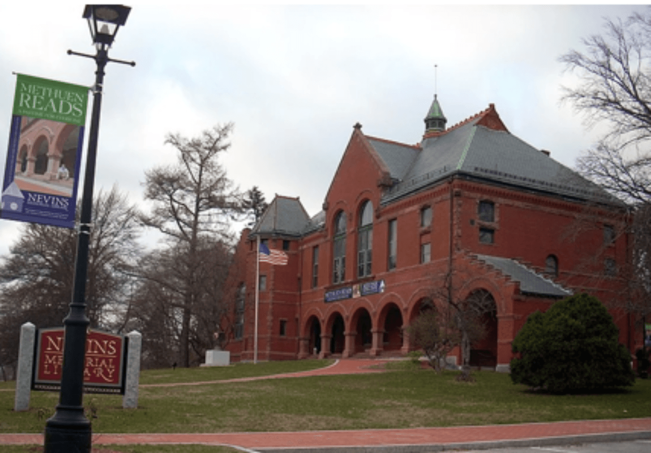 <h3 class="cms-H3-H3">8. Methuen Town, Massachusetts</h3>
<br>
<br>👉
<b>Población de origen extranjero (2020): </b>23.1% (+5.8% desde 2016)
<br>
<br>👉
<b>Mayor grupo de inmigrantes: </b>dominicanos.
<br>
<br>👉
<b> Otros grupos de inmigrantes:</b> libaneses, hindúes, nigerianos.
<br>
<br>👉
<b>Población total: </b>50,518 habitantes.
<br>