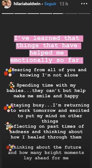 "Escuchándoles a todos ustedes y sabiendo que no estoy sola". Luego escribió: "Pasar el 
<b>tiempo con mis bebés...</b> no pueden sino ayudarme a sonreír y a estar feliz".