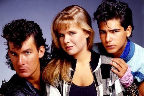 Uno de los villanos juveniles por excelencia es Memo López, quien se ganó el desprecio del público tras hacerle la vida imposible a Maricruz, la protagonista de 'Quinceañera'. Este personaje le abrió las puertas a Sebastián Ligarde en 1987 para interpretar a numerosos antagonistas en otras telenovelas.