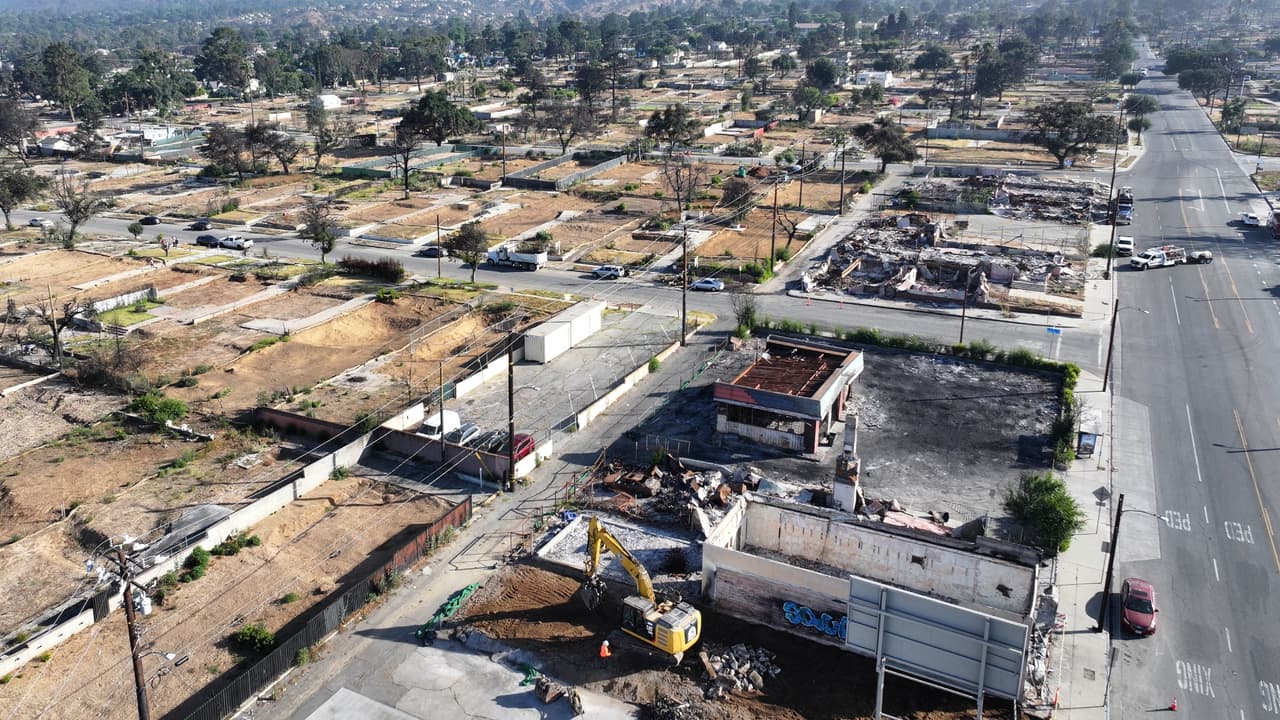 Entre cenizas y esperanzas, víctimas del incendio Eaton enfrentan obstáculos con aseguradoras