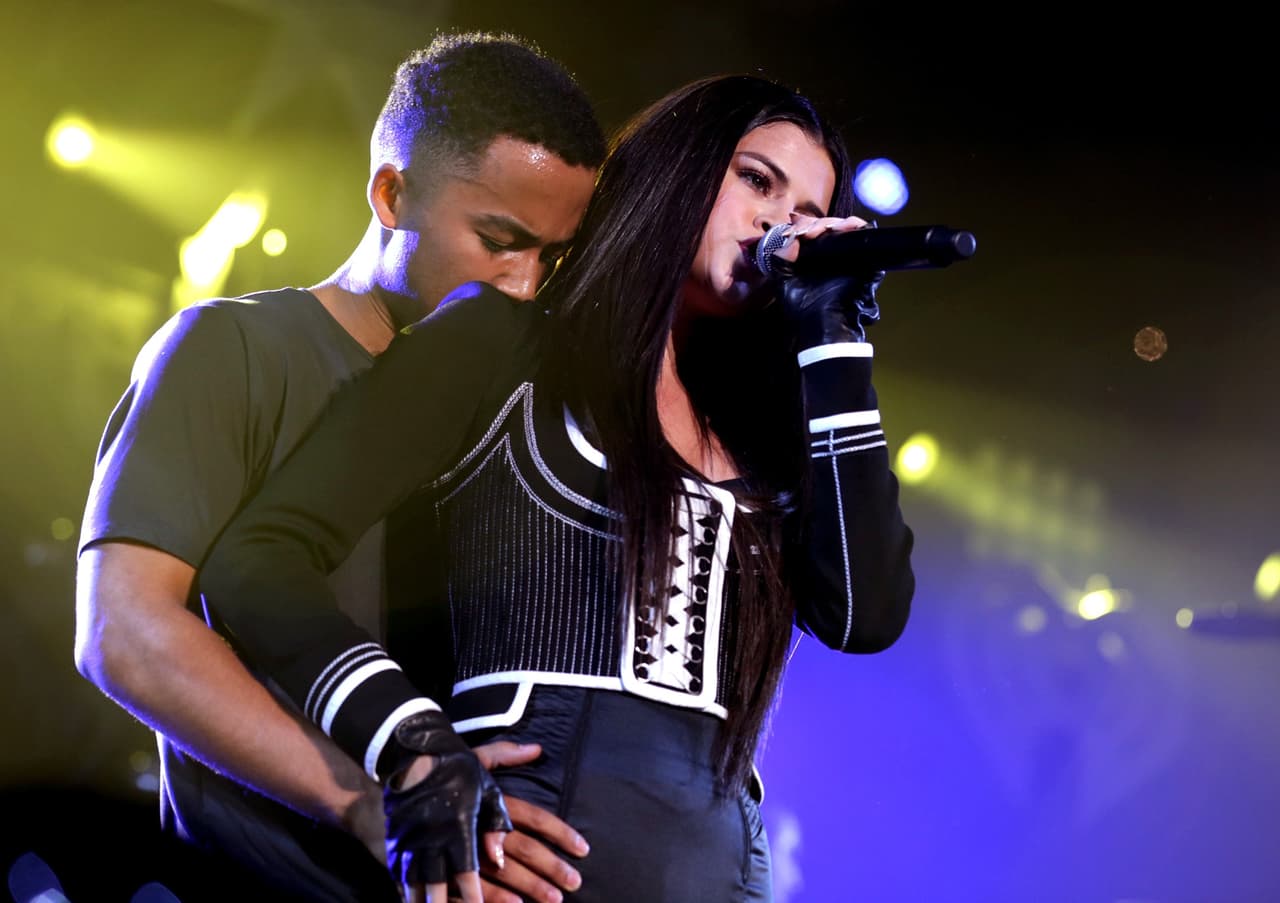 ¡Hello Navidad! Selena Gomez está más sexy que nunca.