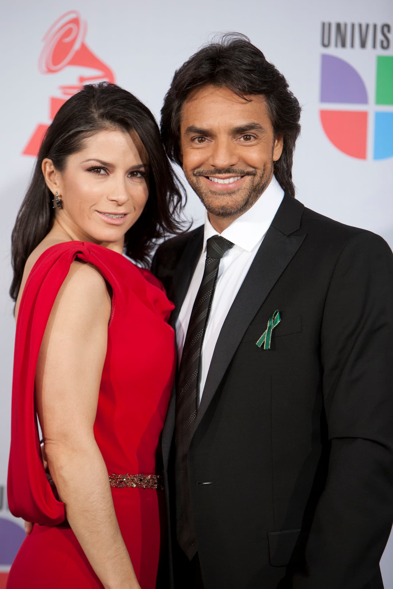 Luego de conocerse más, en 2012 se casaron, incluso su boda fue televisada en el canal de las estrellas.