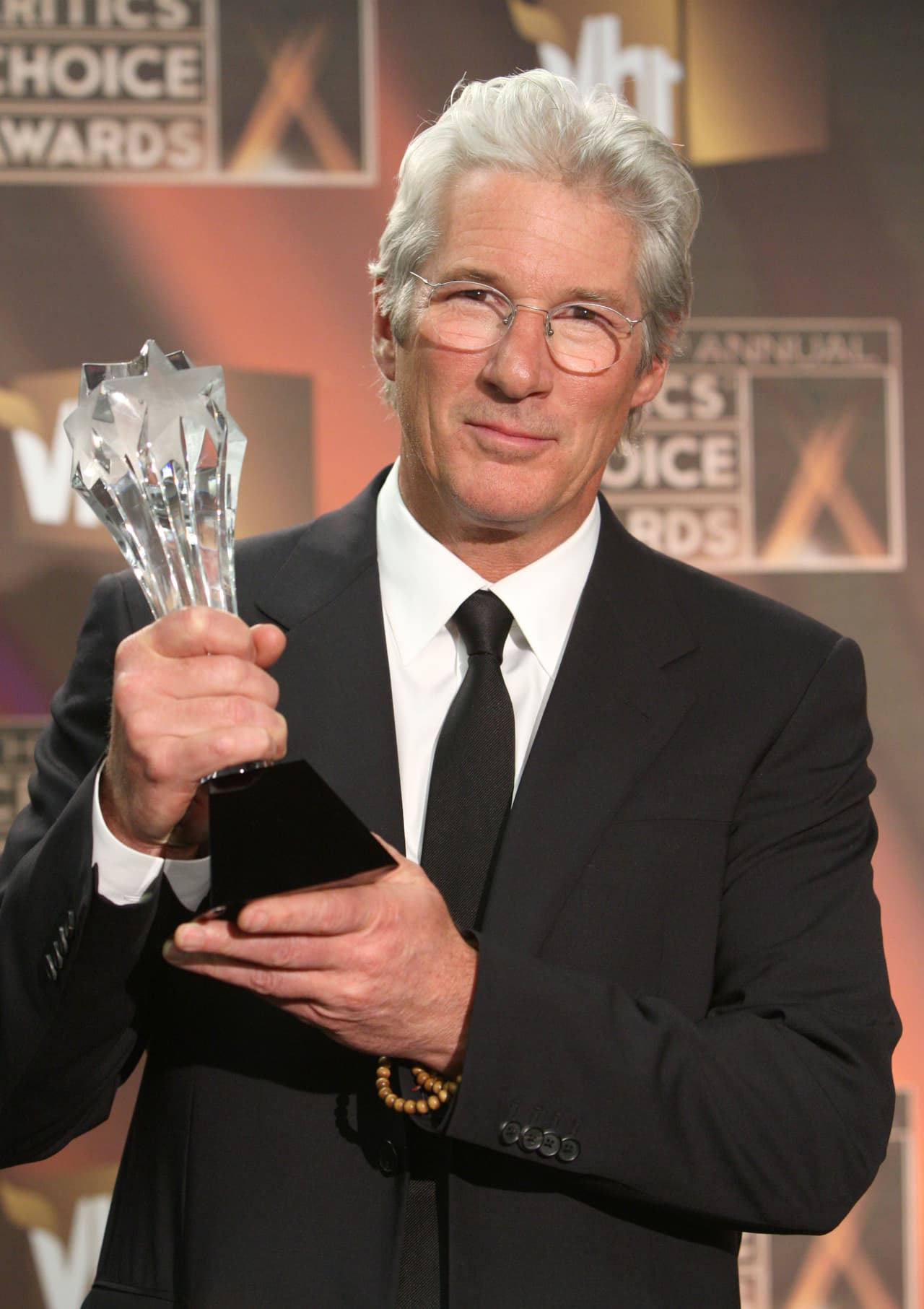 En enero de 2009 recibió un premio especial por parte de los Critics' Choice Awards.