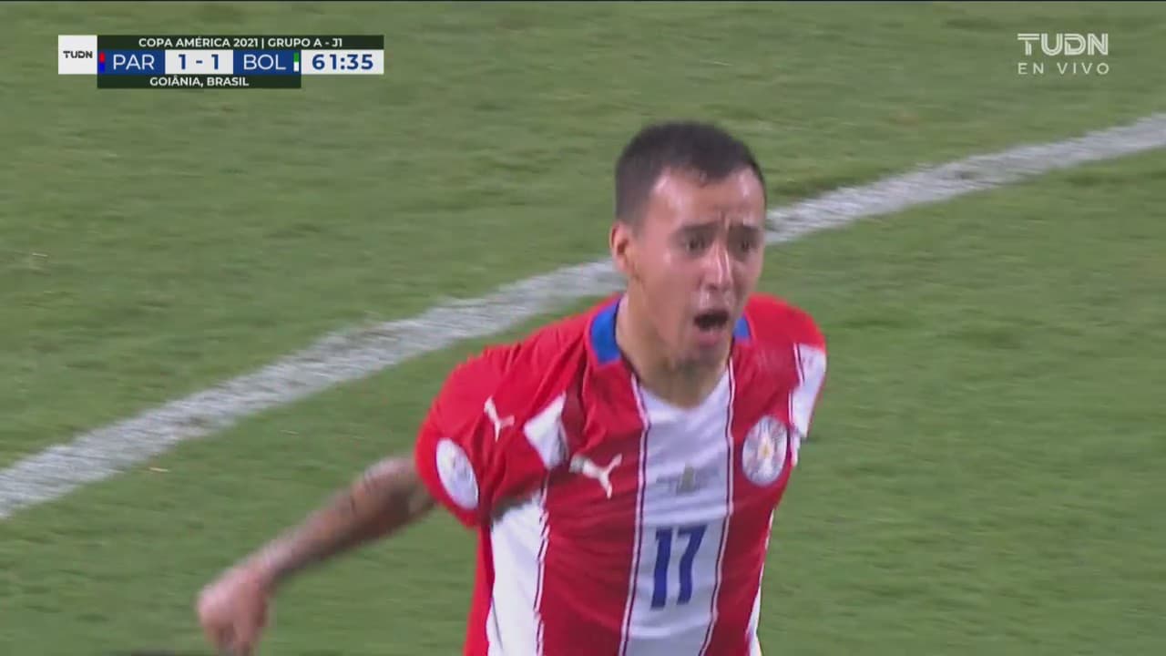 ¡Golazo de volea! ‘Kaku’ Romero por fin logra el 1-1 de Paraguay