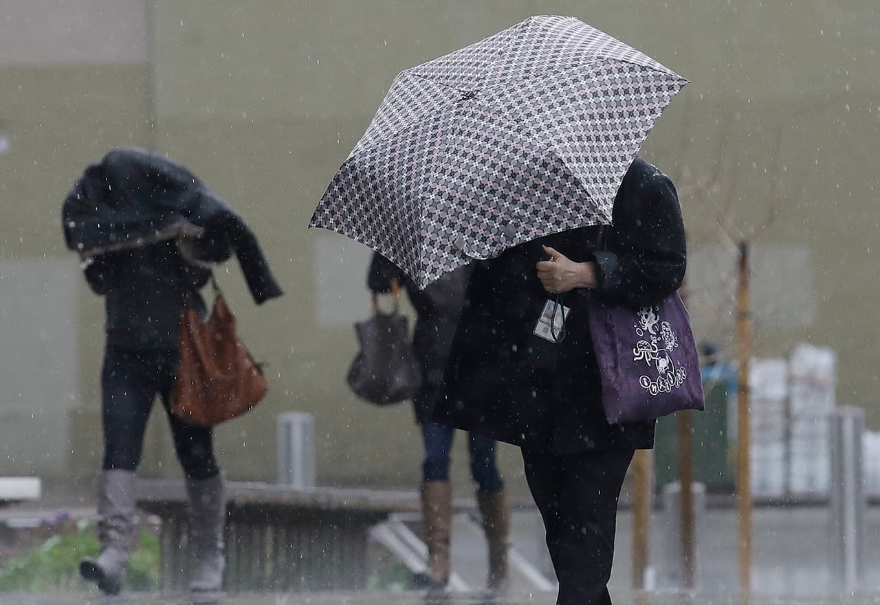 Se esperan lluvias, nevadas y bajas temperaturas por tormenta invernal en el sur de California