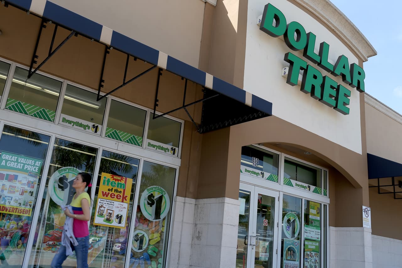 <b>Dollar Tree/Family Dollar:</b>
<br>Las cadenas de precios populares están buscando a unos 25,000 nuevos asociados de tiempo completo y parcial para apoyar los roles de distribución y atención en sus tiendas, en más de 15,000 ubicaciones. 
<br>
<br>Para obtener una lista completa de los puestos disponibles o para solicitar en línea : 
<a href="https://www.dollartree.com/careers" target="_blank">www.DollarTree.com/careers</a> o 
<a href="https://www.familydollar.com/careers" target="_blank">www.FamilyDollar.com/careers</a>.