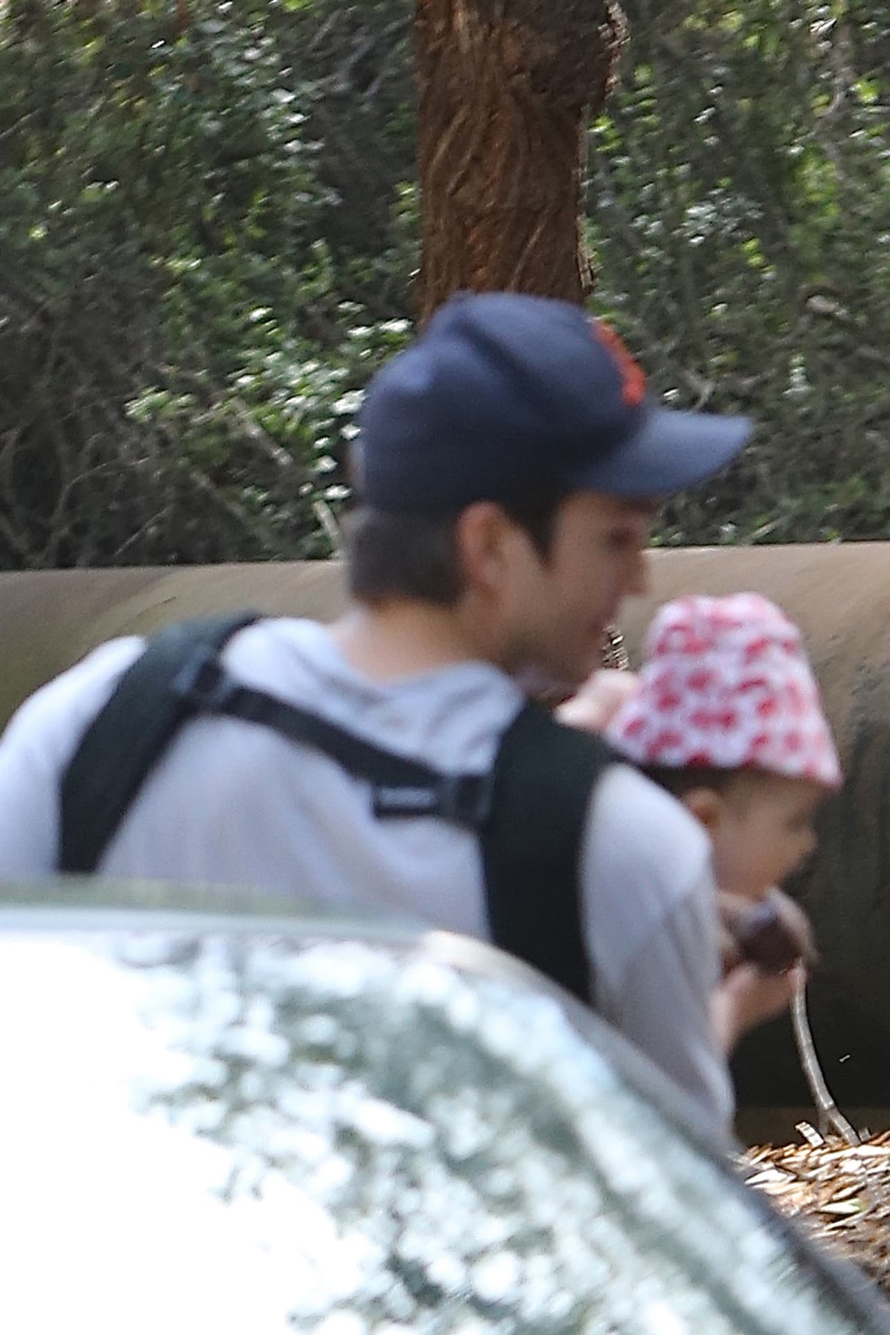 Hace un par de meses, Ashton salió a pasear con su nena.