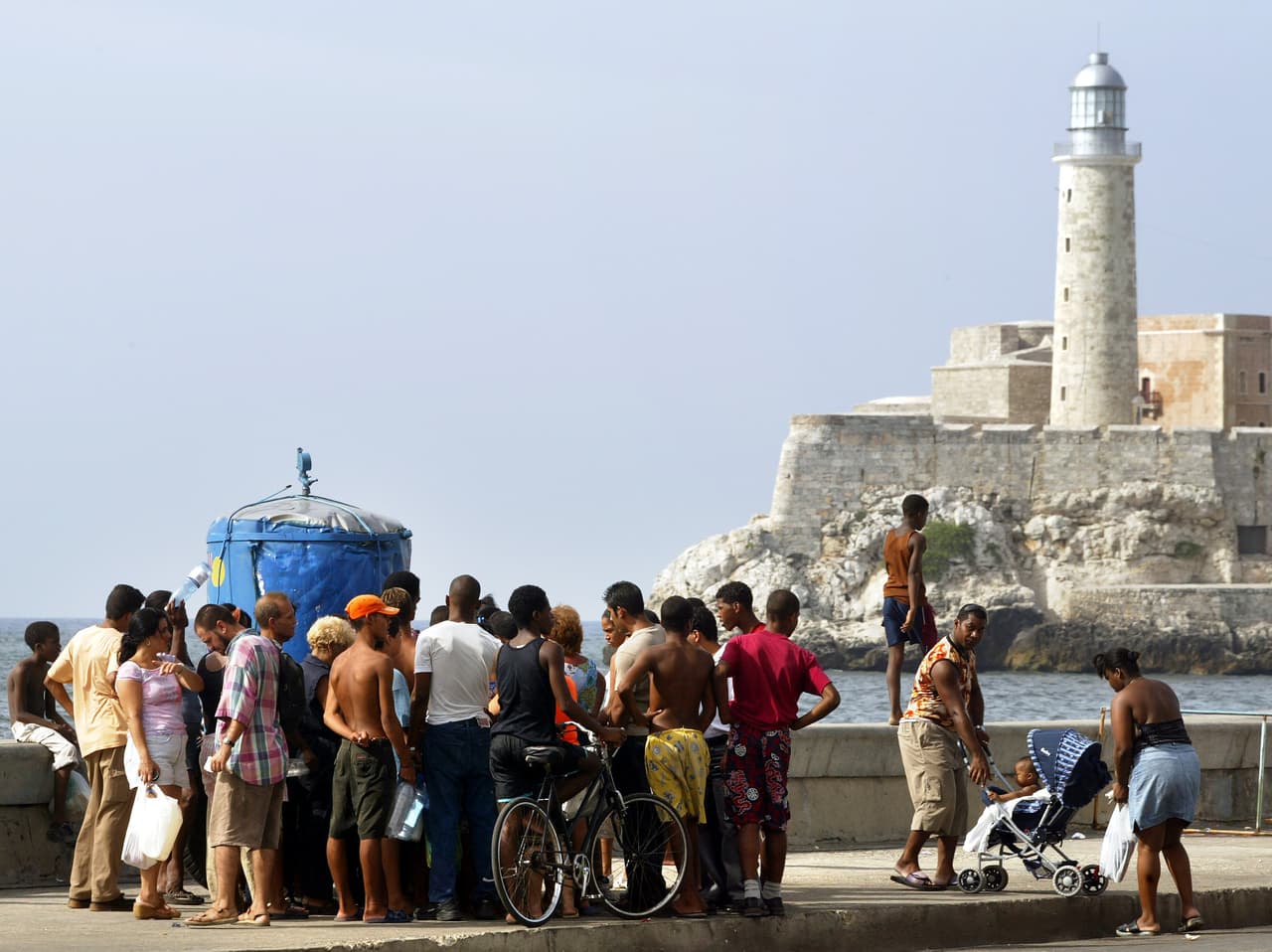 Cuba estudia reformas económicas inéditas que sean su salvavidas ante el colapso