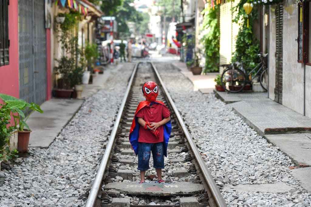 Niño disfrazado de Spider-Man