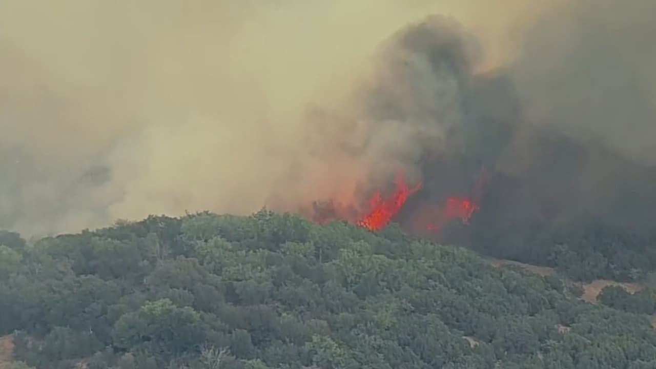 Incendio Ross arrasa 80 mil acres en Texas y obliga a cientos de habitantes a evacuar