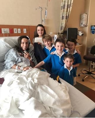 "Con mucho gusto puedo decir que a él (Alfredo Quiñones Hinojosa) le debo mi vida y que hoy me encuentro 
<b>totalmente recuperada y sin secuela alguna</b>, lista para retomar mi vida", indicó.