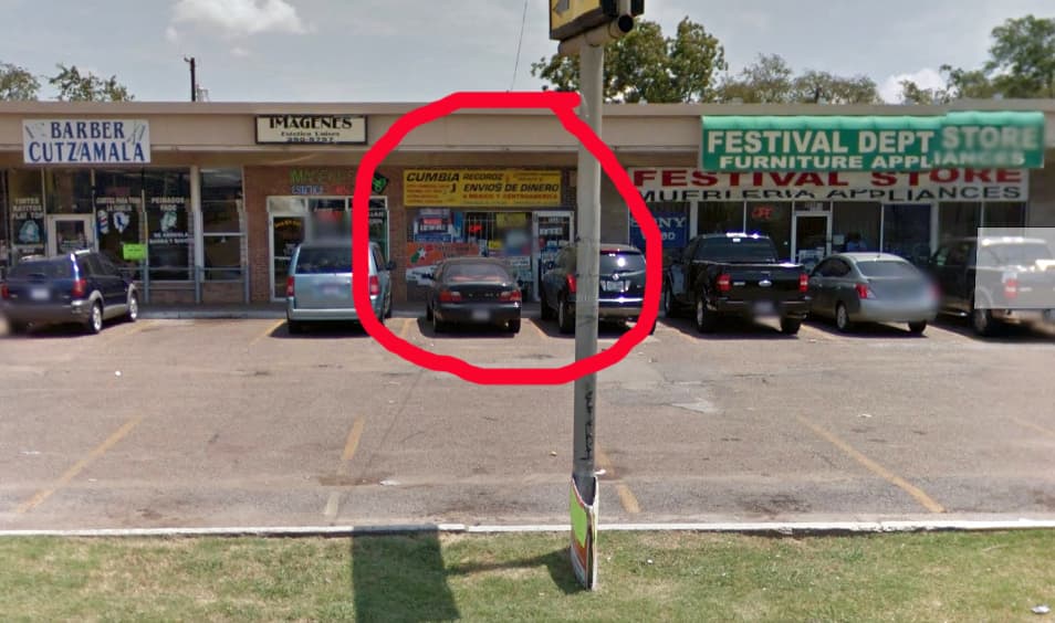 <b><a target="_blank" href="https://www.facebook.com/cumbiarecordz/">Cumbia Recordz</a></b> ubicada en el 9524 Webb Chapel Rd, Dallas, TX 75220 (Plaza Ferruche)