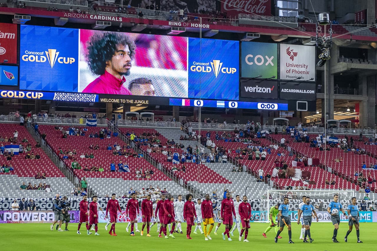 El invitado Qatar y El Salvador se citaron en el Estadio de la Universidad de Phoenix en busca del boleto para las Semifinales.