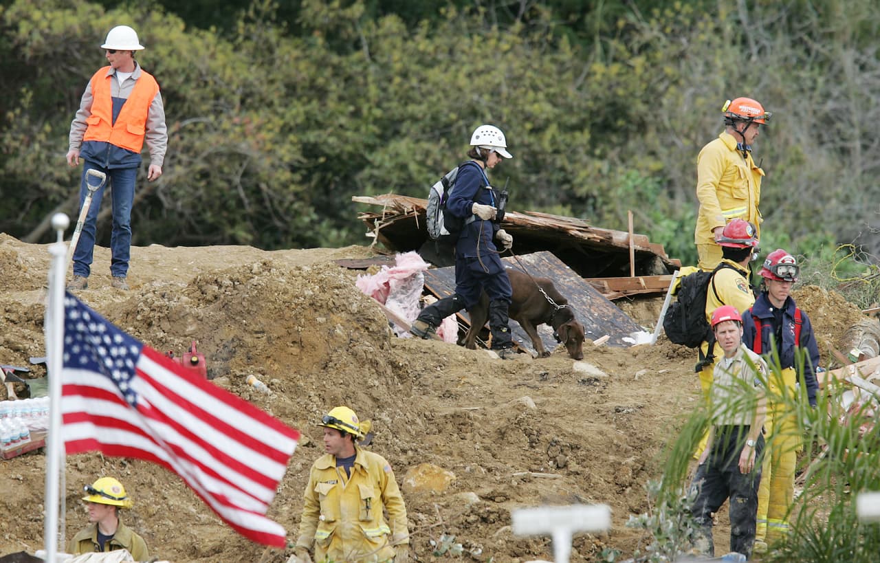Diez personas perdieron la vida -entre ellas 3 niños- en enero de 2005 en La Conchita, California, debido a un deslave que sepultó varias casas tras unas fuertes lluvias.