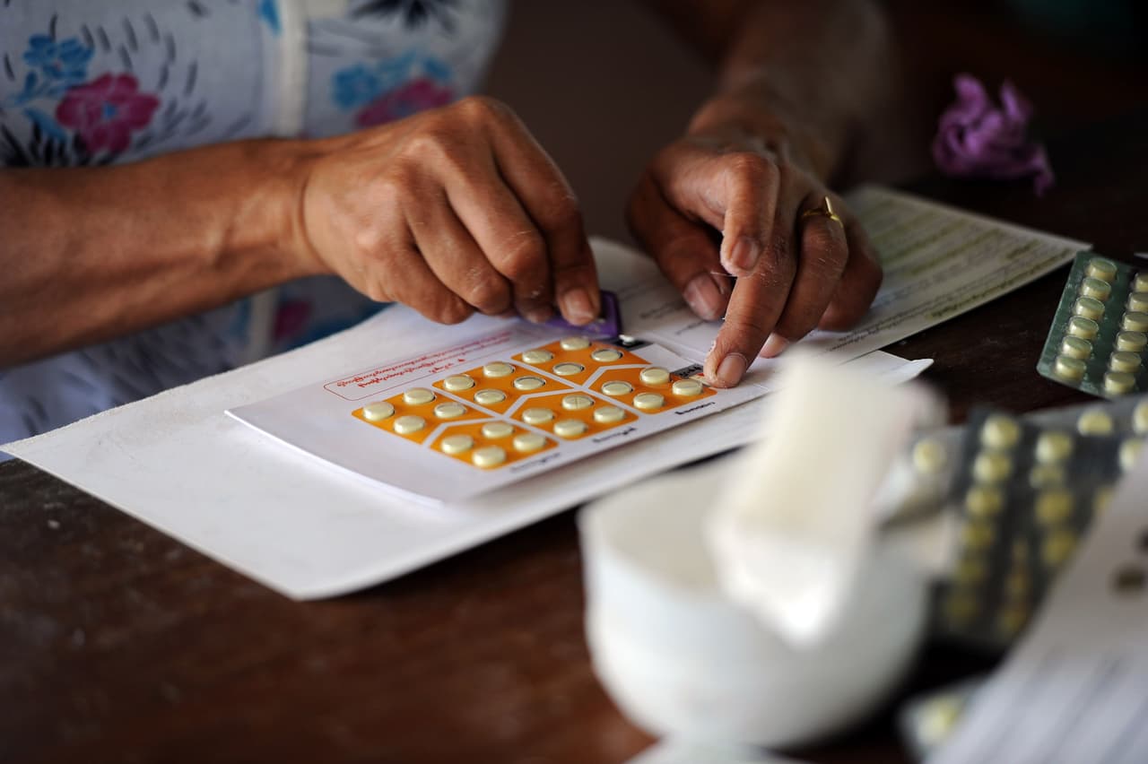 Los analgésicos traen a las personas de la tercera edad efectos secundarios mucho más grandes sobre la presión arterial y la función renal y un mayor riesgo de sangrado.