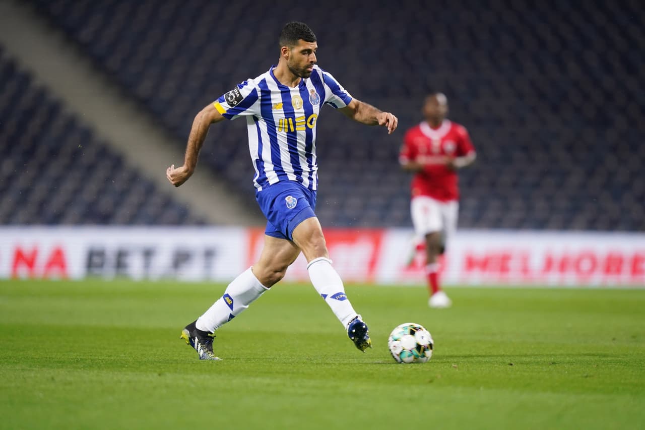 Conceição realizó varios movimientos, entre ellos el ingreso del 'Tecatito' Corona al minuto 66.