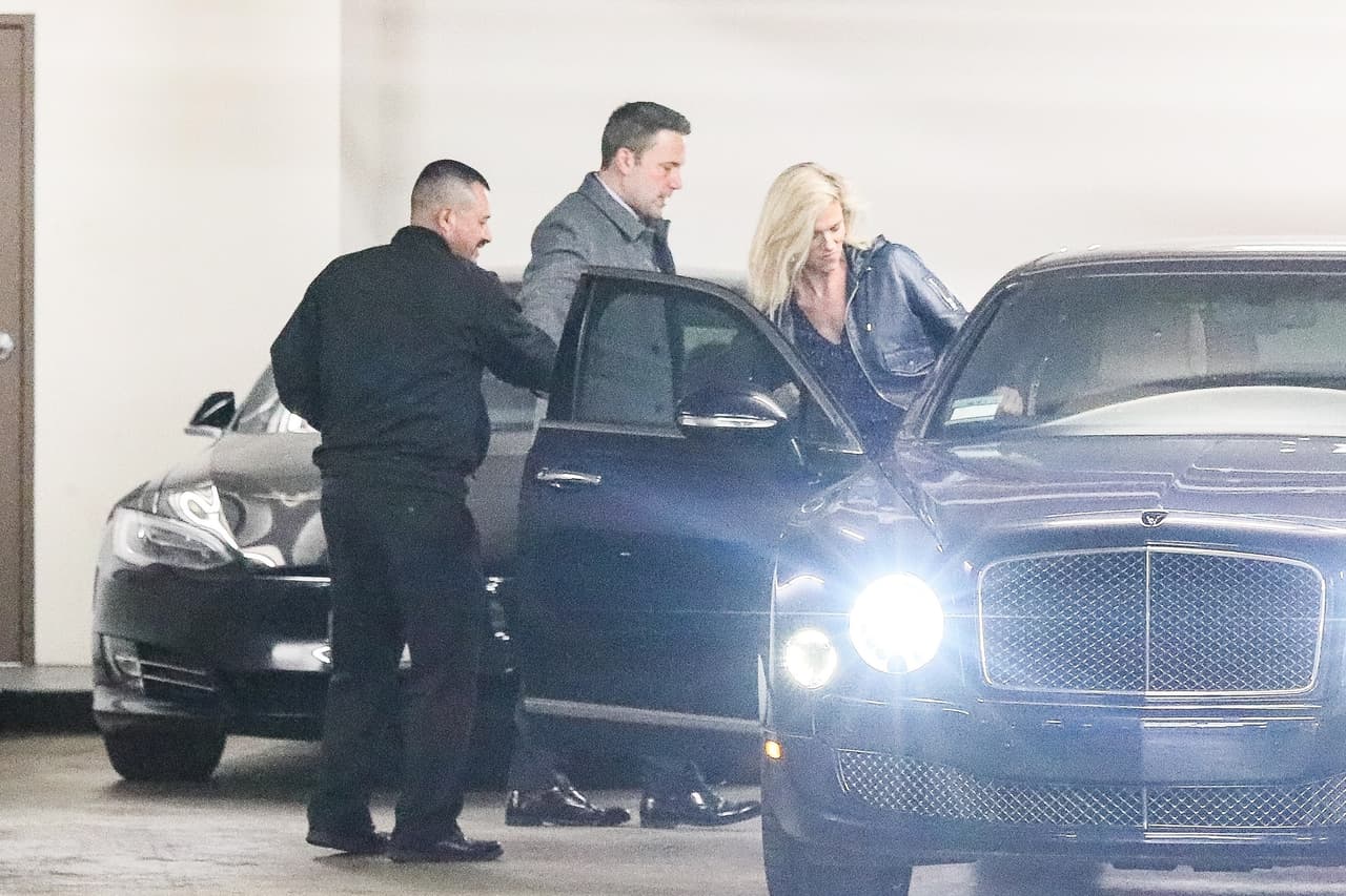 "Ser considerada una figura pública honestamente me hace reír". 
<br>