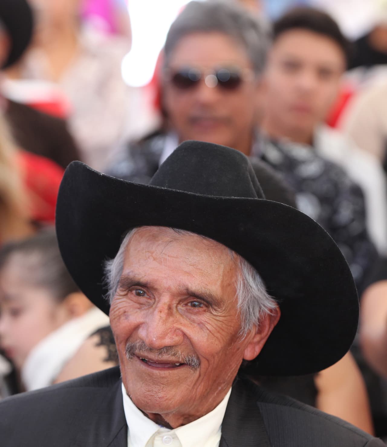 Fidencio García Galván, abuelo de la joven mexicana Rubí, asistió a la esperada fiesta de 15 años.