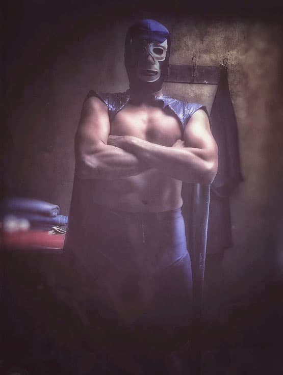 Sin embargo, una vez que obtenga fama, Alejandro tendrá la difícil tarea de recuperar al hombre debajo de la máscara y traer de regreso a su vida a su esposa. No te pierdas el estreno de 'Blue Demon' en Enero del 2017 por Unimás.