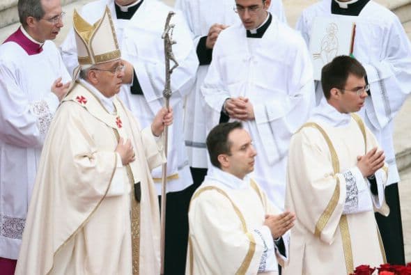 Francisco fue acompañado de cientos de miembros de la iglesia católica alrededor del mundo.