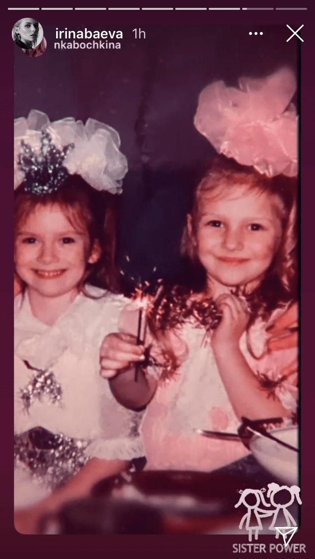 En la entrevista también recordó 
<b><a href="https://www.univision.com/famosos/irina-baeva-se-olvida-en-rusia-de-la-alfalfa-y-las-frutas-para-entregarse-a-los-bocadillos-de-su-mama-video" target="_blank">la dura niñez que vivió en Rusia</a></b>, con un papá militar que tenía que mudarse de manera constante por diferentes lugares del país. 
<br>